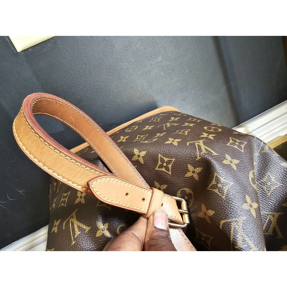 LOUIS VUITTON Monogram Noe Shoulder Bag